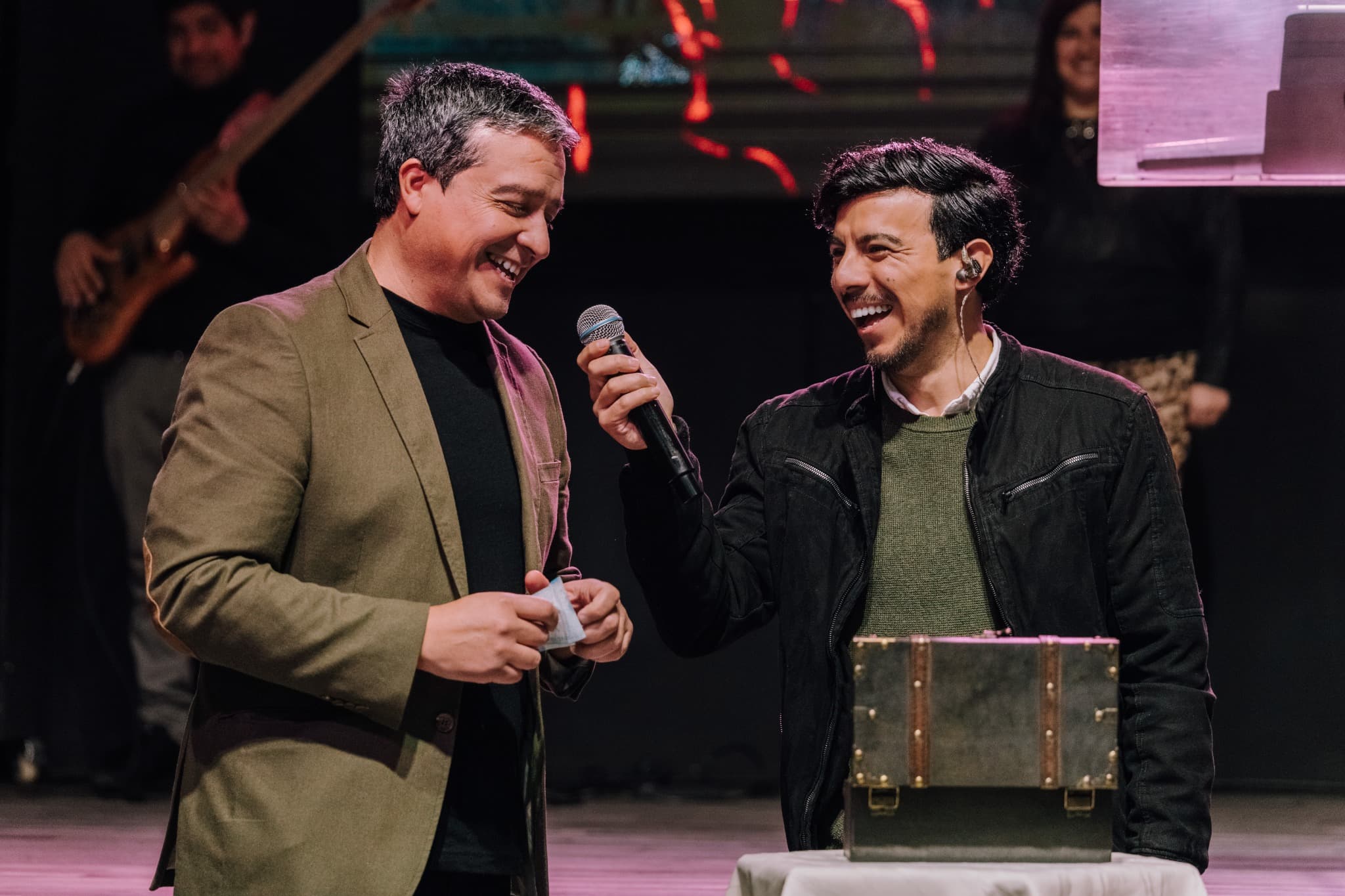 Momento de comunidad en Iglesia A Solas con Dios